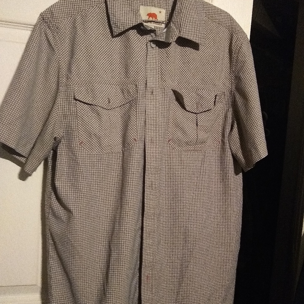 Mens L Dakota Grizzly Short Sleeve NWOT